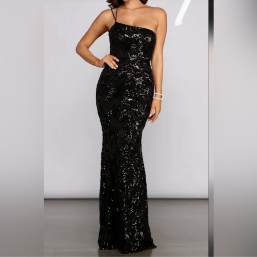 Elegant Black Sequin Windsor Dress